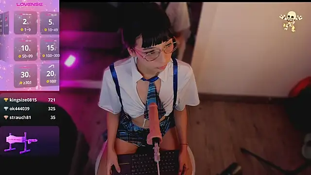 Snapshot of michelle_cutee_ chatting on 11.10.25 michelle cutee online show from 11.10.25