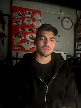 Snapshot of emir343475 chatting on 11.26.25 emir343475 online show from 11.26.25