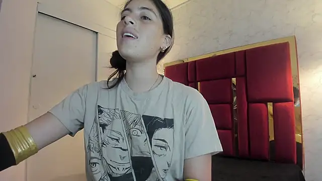 Snapshot of moon_winy chatting on 11.16.25 moon winy online show from 11.16.25