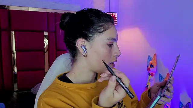 moon winy online show from 04.02.26