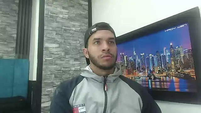 Snapshot of pether_hairy chatting on 10.22.25 pether hairy online show from 10.22.25