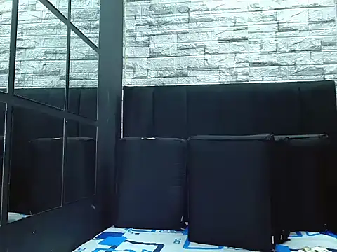 Snapshot of pether_hairy chatting on 11.16.25 pether hairy online show from 11.16.25