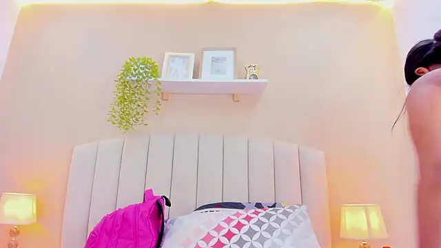 Sophiia 77 online show from 02.20.26