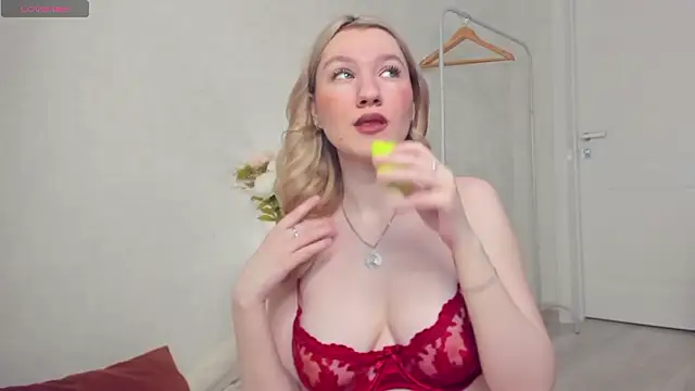 LinaRayy online show from 02.20.26