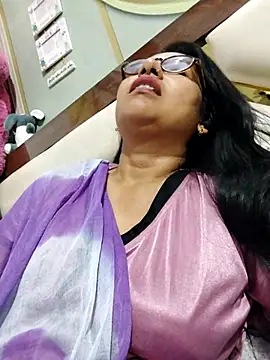 Vanshika1432 online show from 10.17.25