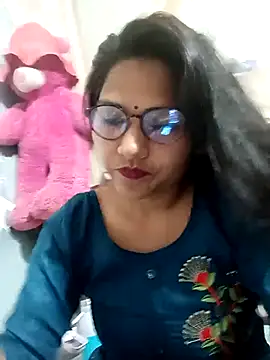 Vanshika1432 online show from 10.24.25