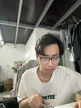 Snapshot of liamhn2k4 chatting on 03.30.26 liamhn2k4 online show from 03.30.26