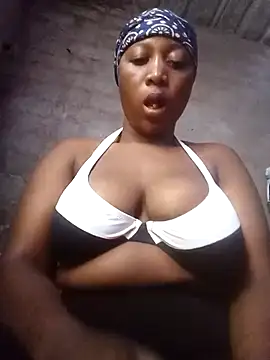 Snapshot of Bretbooty23 chatting on 10.31.25 Bretbooty23 online show from 10.31.25