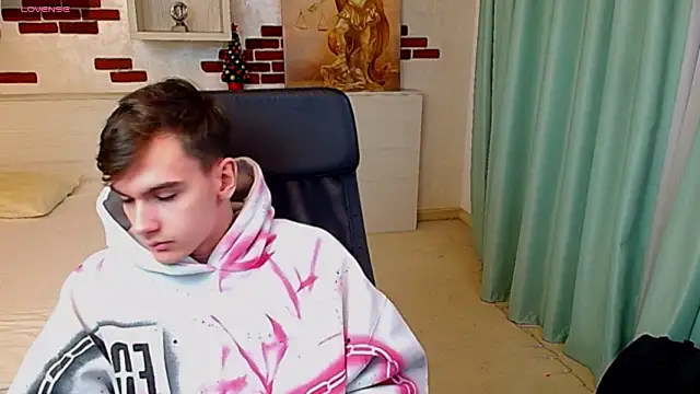 Snapshot of BradyFlint chatting on 02.01.26 BradyFlint online show from 02.01.26