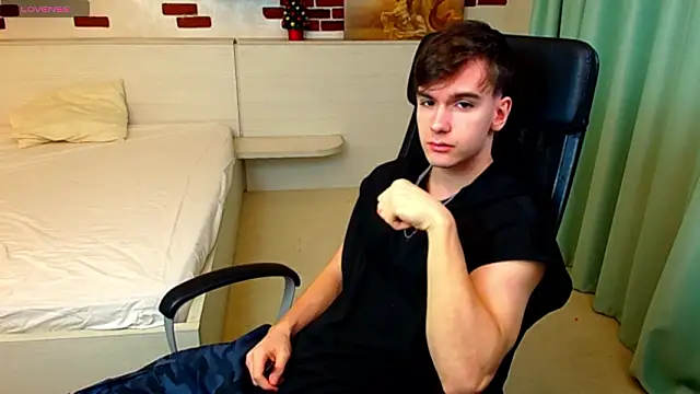 Snapshot of BradyFlint chatting on 02.05.26 BradyFlint online show from 02.05.26