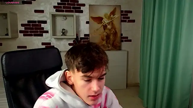 Snapshot of BradyFlint chatting on 02.12.26 BradyFlint online show from 02.12.26