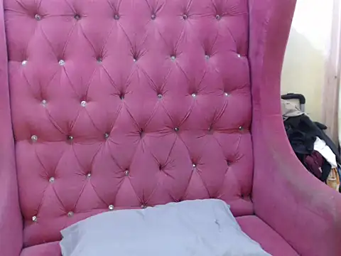 Sophialovecum 29 online show from 10.31.25