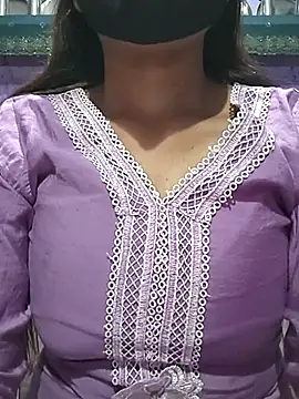 Snapshot of sardarni_001 chatting on 10.31.25 sardarni 001 online show from 10.31.25