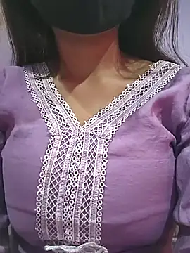 Snapshot of sardarni_001 chatting on 11.30.25 sardarni 001 online show from 11.30.25