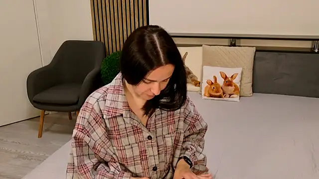 Snapshot of DitaNoir chatting on 04.14.26 DitaNoir online show from 04.14.26