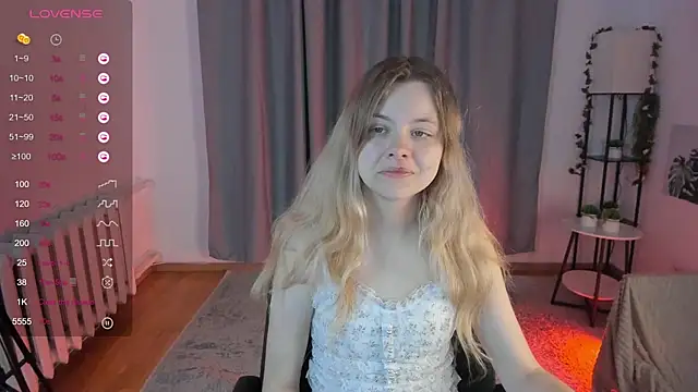 Snapshot of DreamSinder chatting on 11.06.25 DreamSinder online show from 11.06.25