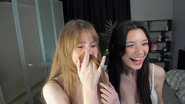 Snapshot of DemetraSadahiro chatting on 11.18.25 DemetraSadahiro online show from 11.18.25