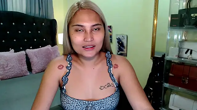 Snapshot of Sammyloove chatting on 06.25.26 Sammyloove online show from 06.25.26