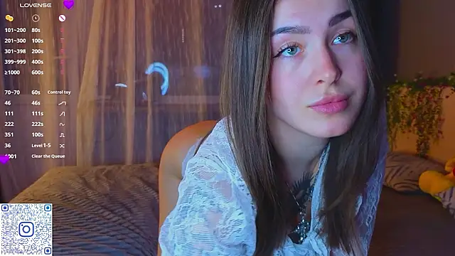 Snapshot of TinyMollys chatting on 02.13.26 TinyMollys online show from 02.13.26