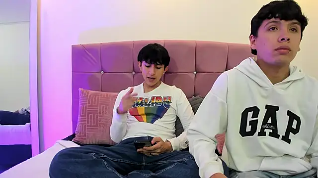 hoot booys  online show from 02.09.26