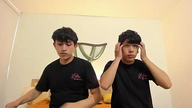 hoot booys  online show from 04.10.26