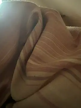 Snapshot of kinkysarahx chatting on 11.28.25 kinkysarahx online show from 11.28.25