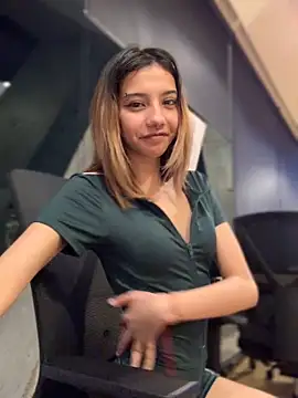 MiaaCute- online show from 12.17.25