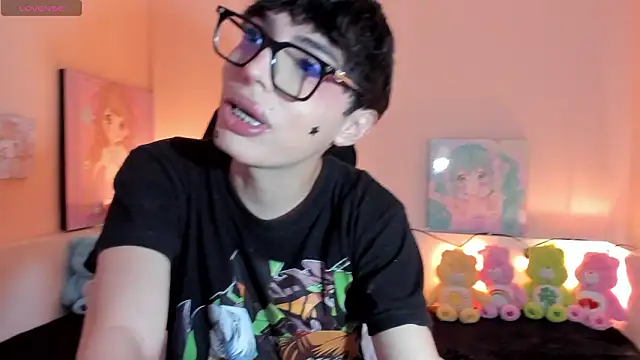 Strawberry Kitty  online show from 02.20.26