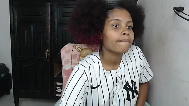 Snapshot of kataleya2021 chatting on 10.20.25 kataleya2021 online show from 10.20.25