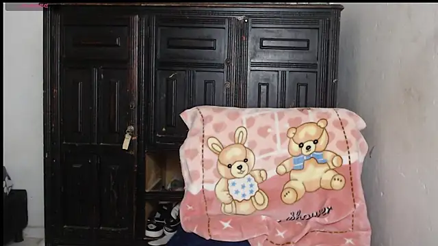 Snapshot of kataleya2021 chatting on 11.01.25 kataleya2021 online show from 11.01.25