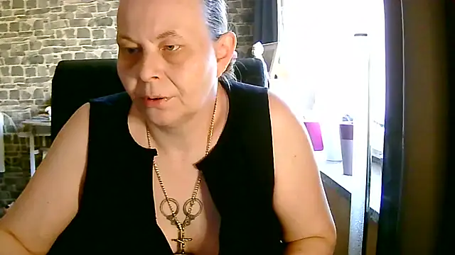 Diamond Bite online show from 10.18.25