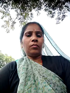 OliveGreen22 online show from 10.21.25