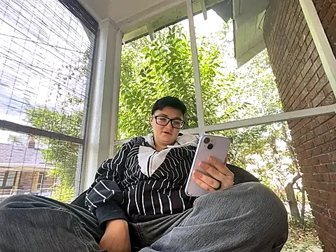 faithorsini8 online show from 10.21.25