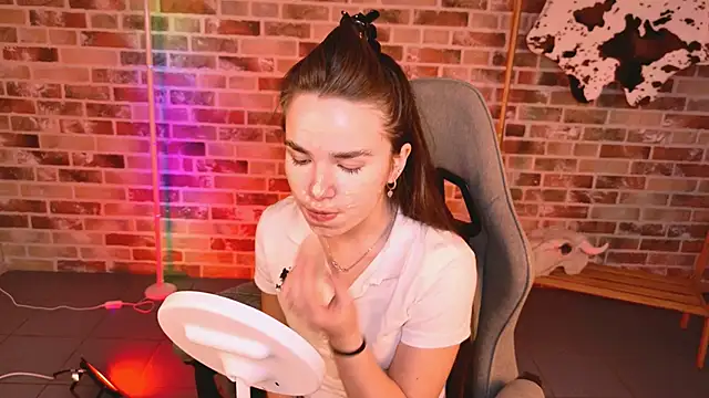 May Bloom online show from 03.19.26