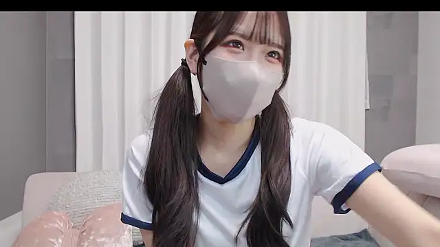 Snapshot of LOVE_MIREI_LOVE chatting on 11.04.25 LOVE MIREI LOVE online show from 11.04.25