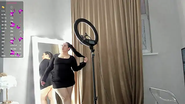 Snapshot of Adel_Sky chatting on 11.28.25 Adel Sky online show from 11.28.25