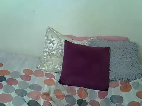 Snapshot of CrystalMelanin chatting on 12.19.25 CrystalMelanin online show from 12.19.25