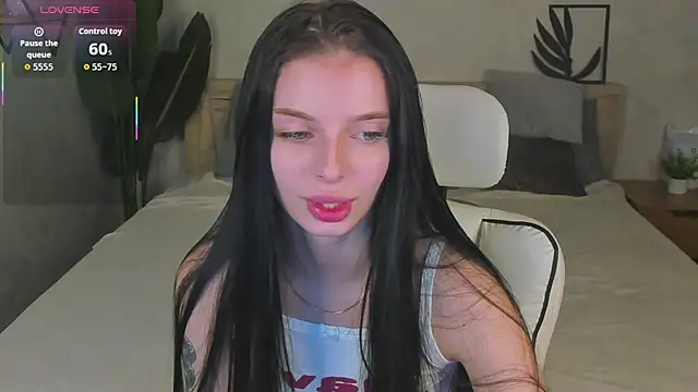 Snapshot of Eva_Mayers chatting on 11.27.25 Eva Mayers online show from 11.27.25