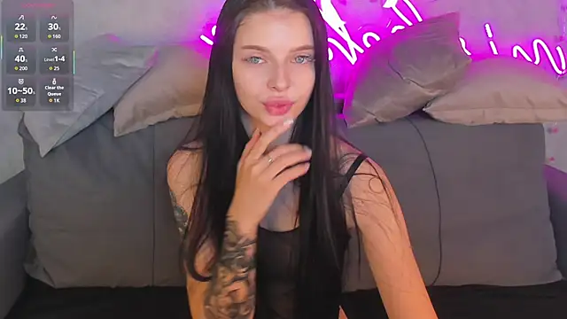 Snapshot of Eva_Mayers chatting on 11.28.25 Eva Mayers online show from 11.28.25