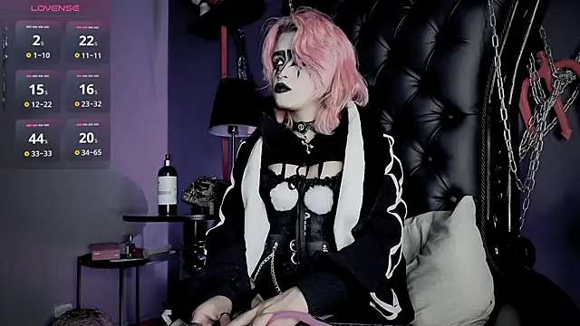 Snapshot of Navier__ chatting on 02.25.26 Navier online show from 02.25.26