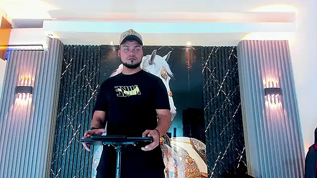 handsome boys22 online show from 10.18.25