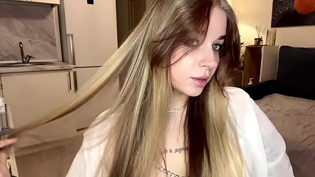 Snapshot of Babymoney_2007 chatting on 11.07.25 Babymoney 2007 online show from 11.07.25