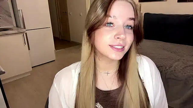 Snapshot of Babymoney_2007 chatting on 11.08.25 Babymoney 2007 online show from 11.08.25