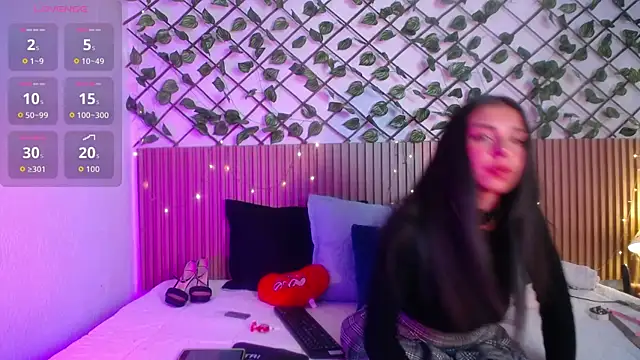 Lunaa 07 online show from 05.28.26