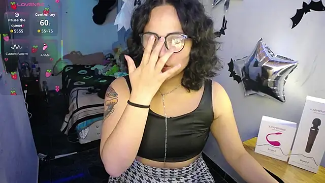 Snapshot of Ladyswap chatting on 11.08.25 Ladyswap online show from 11.08.25