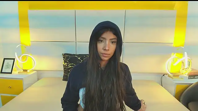 Isabella Marsh online show from 12.19.25