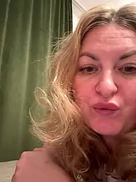 Amelia-Diamond online show from 11.21.25