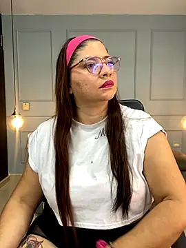 Snapshot of Orianabluee_ chatting on 10.22.25 Orianabluee online show from 10.22.25