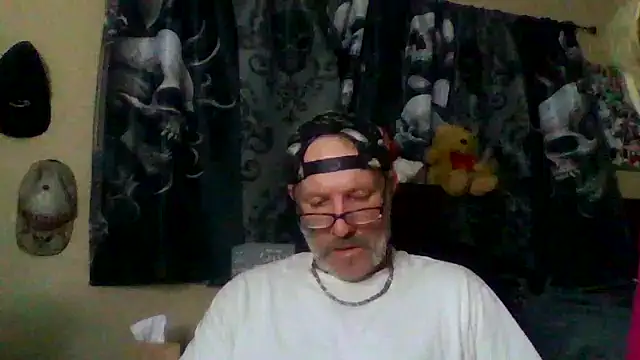 Snapshot of bigdaddyrooster chatting on 05.16.26 bigdaddyrooster online show from 05.16.26