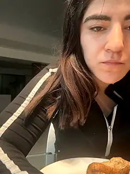 milky denni online show from 10.24.25